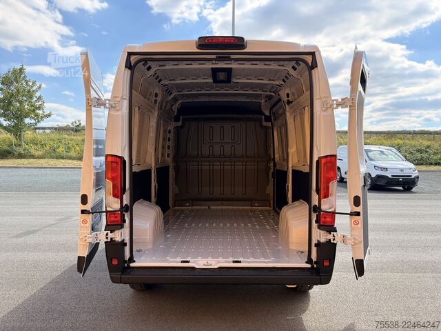 Furgoneta de caja alta Fiat Ducato
