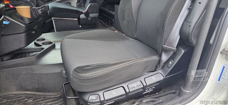 Tractora standard Mercedes-Benz 1842 LS 1. Hand AHK