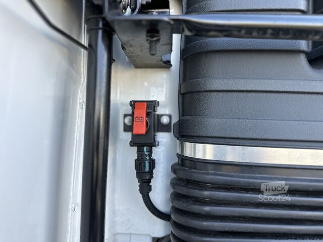 стандартен влекач Volvo FH I-Save 500 Aero ADR