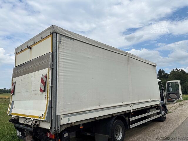 Tovorno vozilo s ravno platformo in ponjavo DAF LF 290