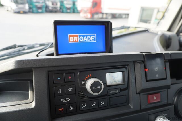 Platforma sa dizalicom Renault C380 Comfort 6x4 / Atlas 172.3E crane