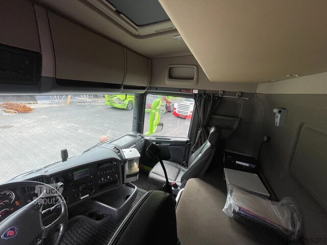 Ciężarówka z dźwigiem Scania R520 R520 V8 LB 8x4*4HNB Effer 525 / 6S + JIB 6...