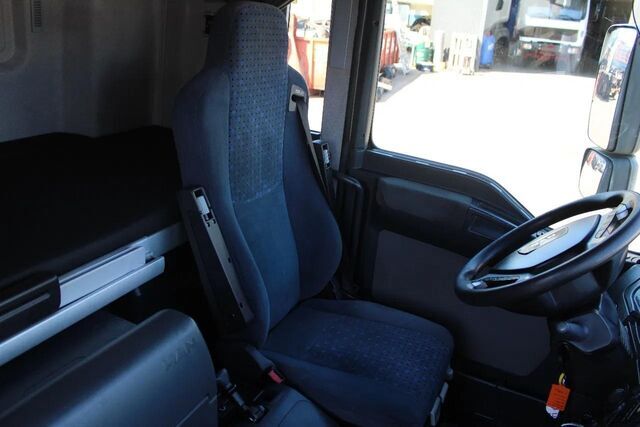 Плъзгащ се брезент MAN TGL 8.210 + TRAILER + SLEEPCAB COMBI