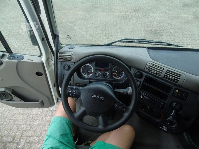 Resväska DAF CF 65.220 + LIFT