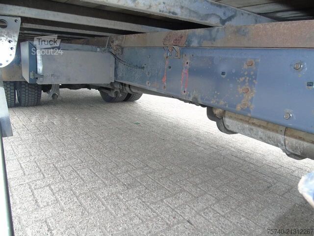 Resväska DAF CF 65.220 + LIFT