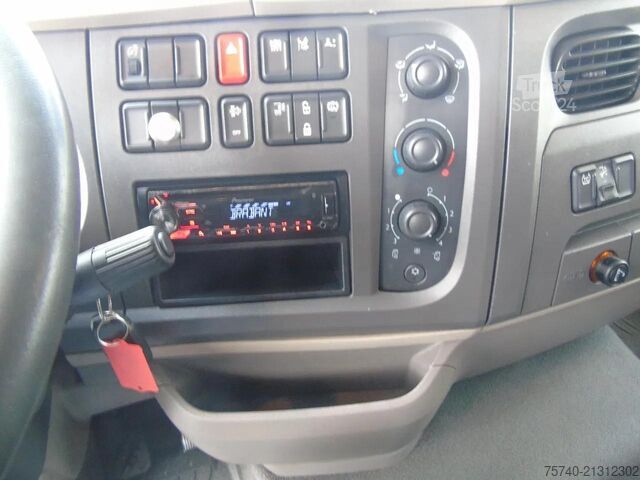 Transporte refrigerado/congelado DAF LF 220 + CARRIER SUPRA 850 + 16T + EURO 6