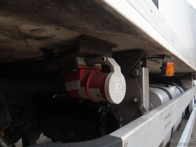 Transporte refrigerado/congelado DAF LF 220 + CARRIER SUPRA 850 + 16T + EURO 6