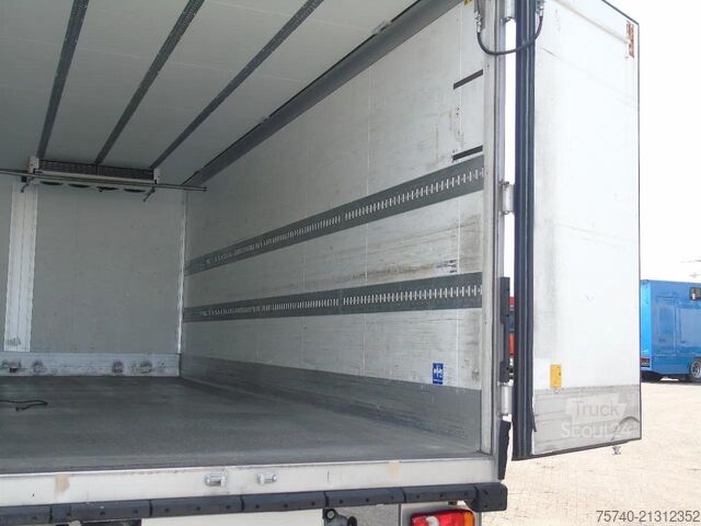 Soğutmalı/dondurulmuş taşıma DAF CF 220 + CARRIER + EURO 6 + LIFT