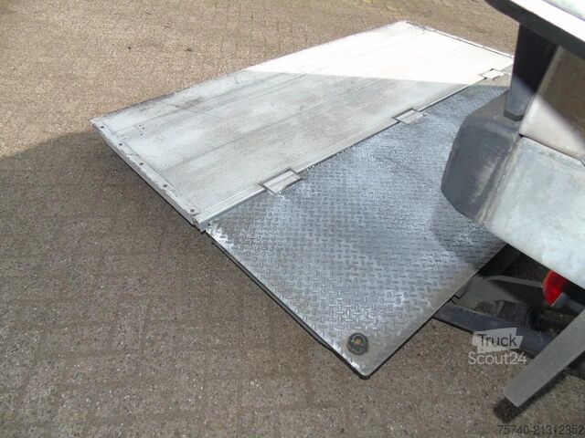 Soğutmalı/dondurulmuş taşıma DAF CF 220 + CARRIER + EURO 6 + LIFT