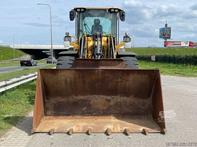 Lader Volvo L90H