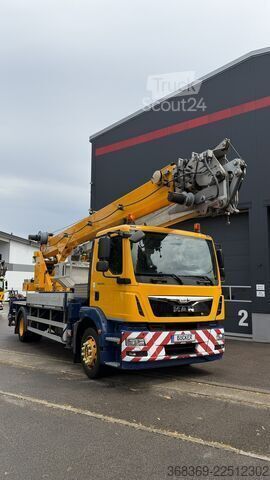 Kuorma-autoon asennettu työskentelyalusta Böcker K 44 / 4000 auf MAN TGM 18.290 | mehrfach verfügbar | Funk | TÜV-UVV