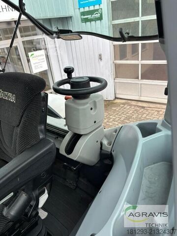 Traktor Valtra T 214 D