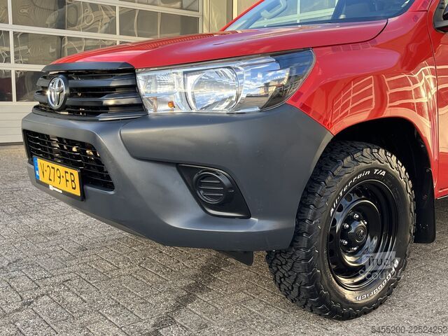 Pickup Toyota HiLux 2.4 D-4D-F Xtra Cab Cool Comfort Airco Tr...