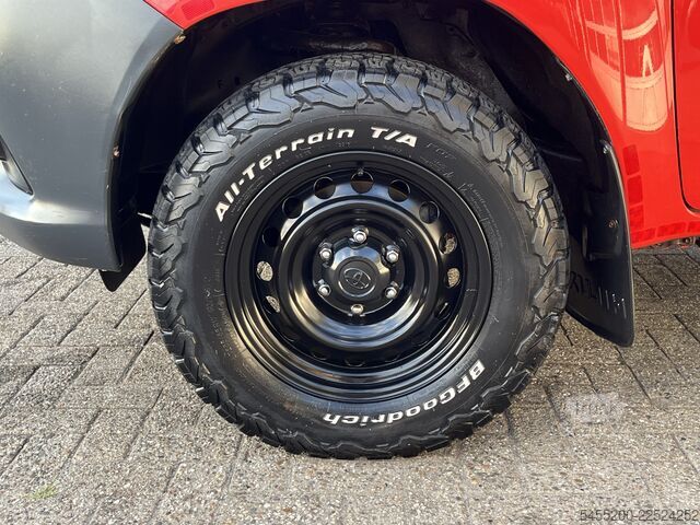 Pickup Toyota HiLux 2.4 D-4D-F Xtra Cab Cool Comfort Airco Tr...