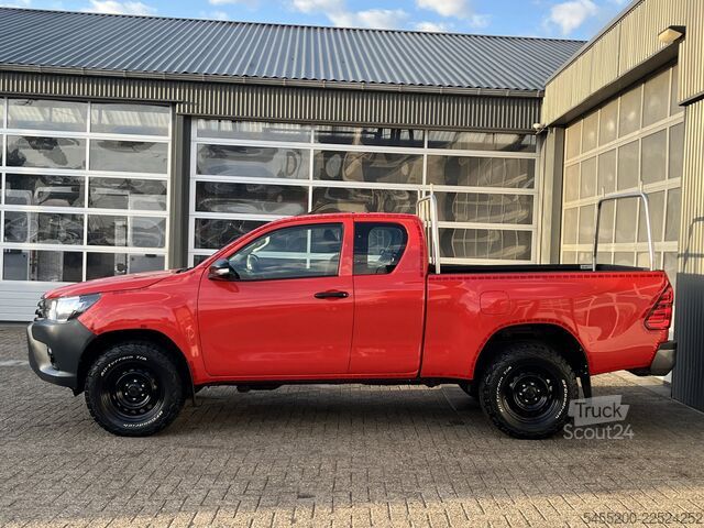 Pickup Toyota HiLux 2.4 D-4D-F Xtra Cab Cool Comfort Airco Tr...