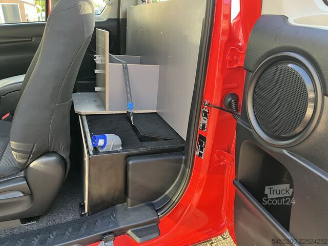 Pickup Toyota HiLux 2.4 D-4D-F Xtra Cab Cool Comfort Airco Tr...