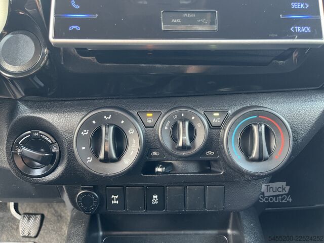 Pickup Toyota HiLux 2.4 D-4D-F Xtra Cab Cool Comfort Airco Tr...