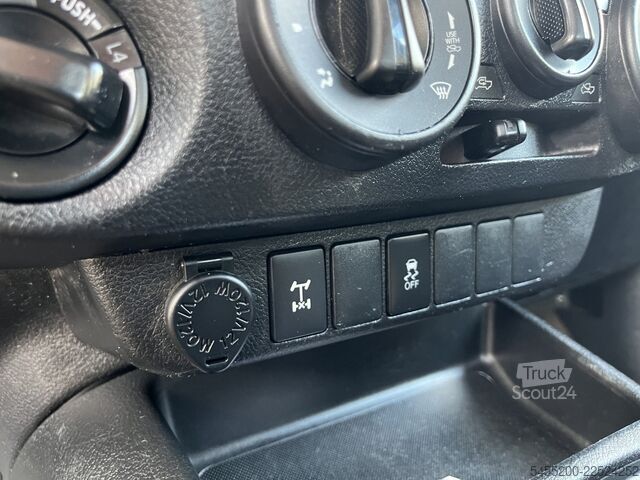 Pickup Toyota HiLux 2.4 D-4D-F Xtra Cab Cool Comfort Airco Tr...
