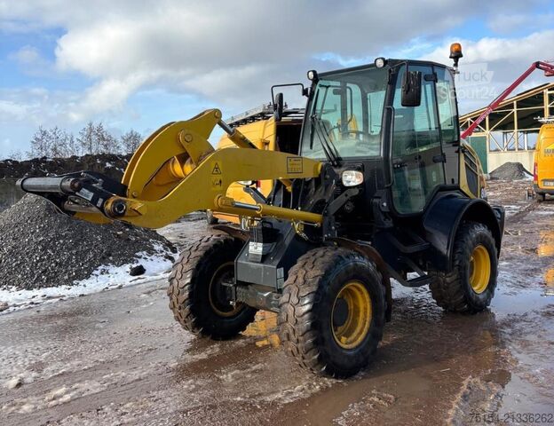 Pala gommata Komatsu WA 80 M