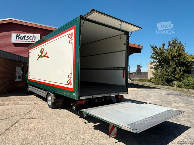 Camion caisson MERCEDES-BENZ MB 822L Iso-Koffer mit Heizung und Lbw.