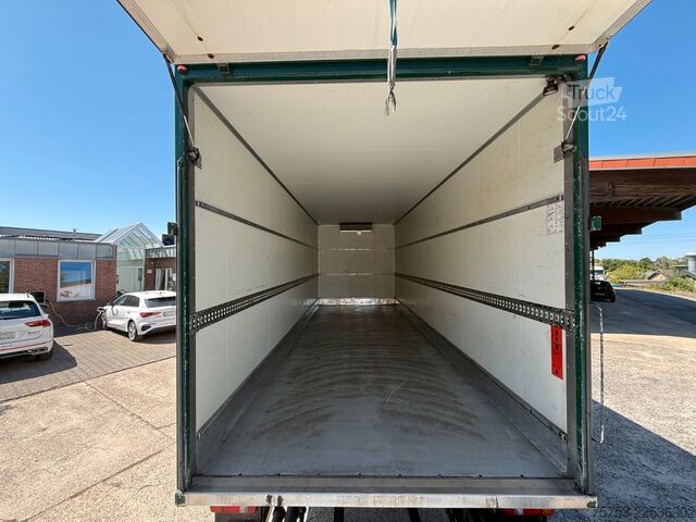 Camion caisson MERCEDES-BENZ MB 822L Iso-Koffer mit Heizung und Lbw.