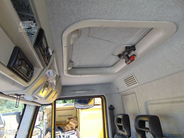 Vrachtwagen met bakwagen IVECO EuroCargo ML 120 E 28 LBW-AHK-COC