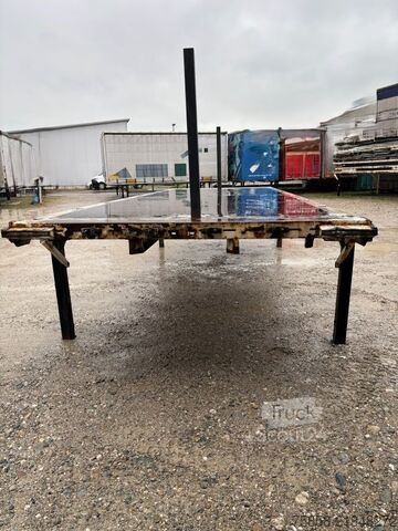 Wechselpritsche offen Krone Plattform 7,82m mit Steckrungen mittig