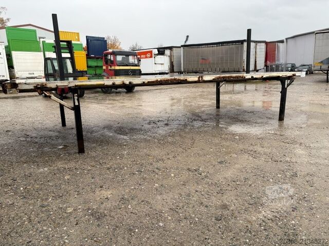 Wechselpritsche offen Krone Plattform 7,82m mit Steckrungen mittig