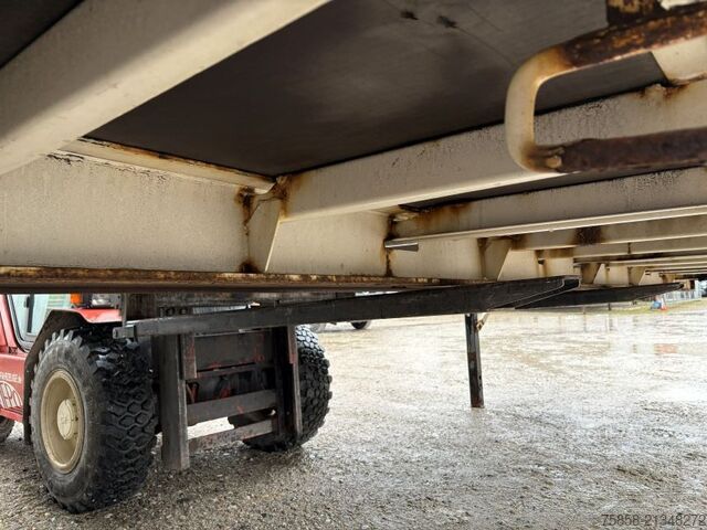 Wechselpritsche offen Krone Plattform 7,82m mit Steckrungen mittig