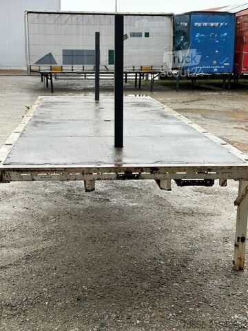 Відкритий змінний корпус Krone Plattform 7,45m mit Steckrungen mittig