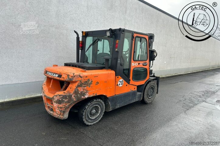 Empilhadeira diesel Doosan D50C-7