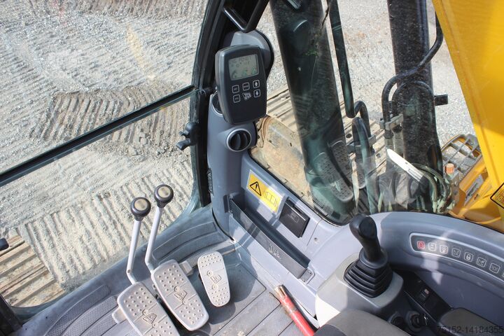 Hydraulic Excavators JCB JS 220 LC