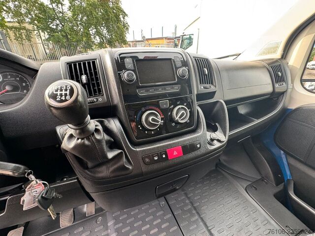 Vrachtwagen met bakwagen FIAT Ducato Koffer mit LBW *Klima*Kamera*Navi*