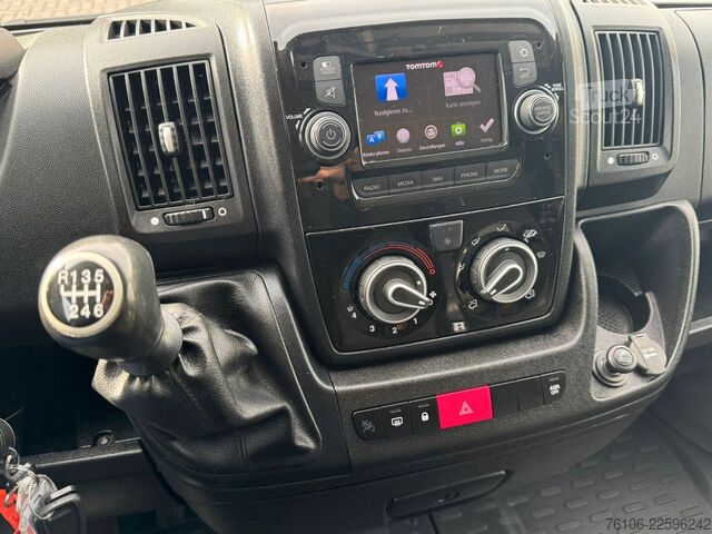 Vrachtwagen met bakwagen FIAT Ducato Koffer mit LBW *Klima*Kamera*Navi*