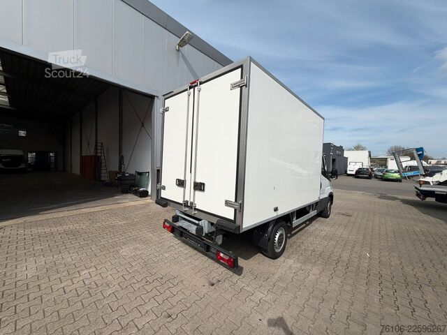 Izotermiczny van chłodnia IVECO Daily 35S14 Hi Matic Tiefkühlkoffer MOTORSCHADE