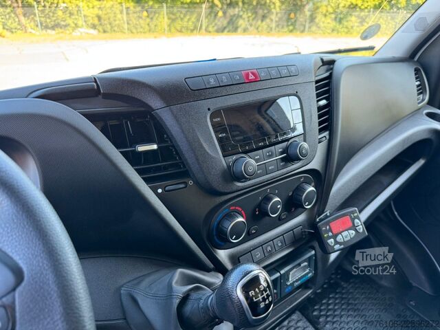 Furgoneta frigorífica IVECO Daily 35S16 Tiefkühlkoffer mit Ladebordwand