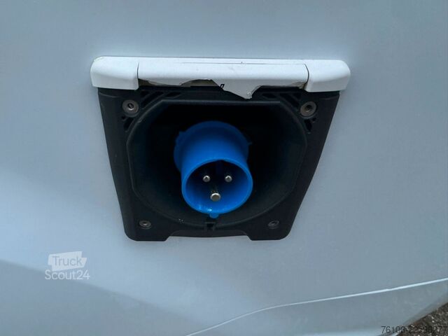 Izotermiczny van chłodnia FORD Transit Custom Pharma*3 Kammer*-30/+5/+22 Grad