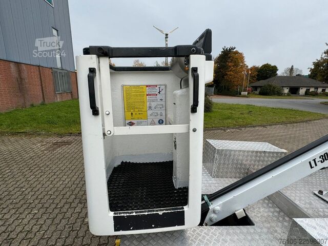 Vrachtwagenhoogwerker IVECO Daily 35S14 Hubarbeitsbühne Versalift 11,2 Meter