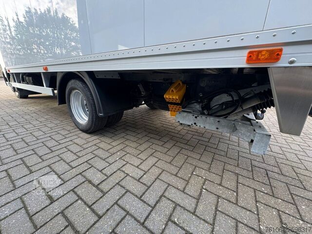 Furgons ar kasti NISSAN NT500 56.15 Koffer mit LBW*Ahk*nur 34.800 km *