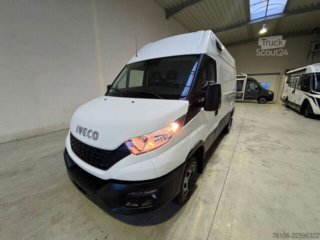 Højt tag varevogn IVECO Daily 50C18 Kastenwagen *Navi*Ahk**