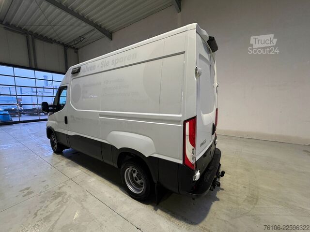 Højt tag varevogn IVECO Daily 50C18 Kastenwagen *Navi*Ahk**