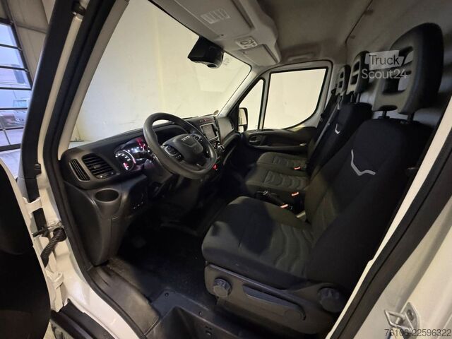 Højt tag varevogn IVECO Daily 50C18 Kastenwagen *Navi*Ahk**