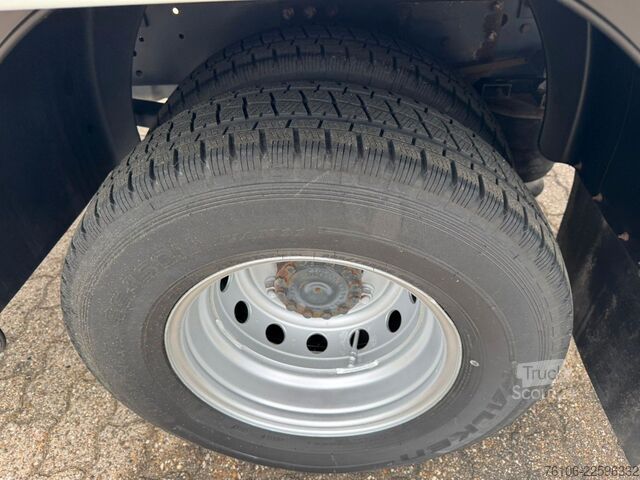 Sandučar IVECO Daily 72C18 Hi Matic Koffer mit Ladebordwand