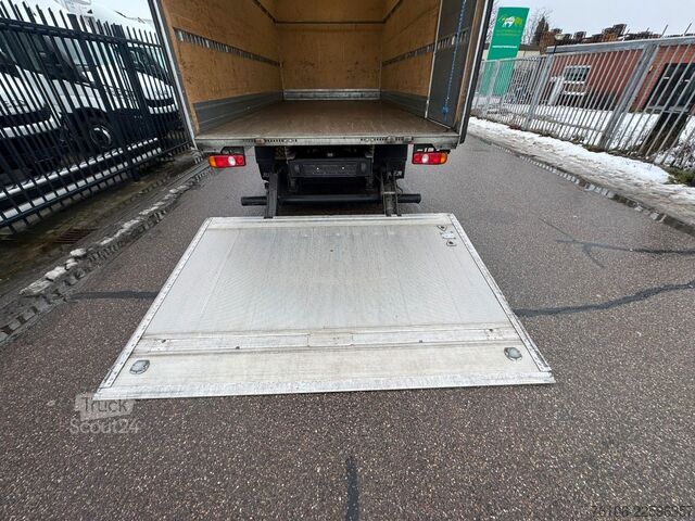 Sandučar FUSO Canter 7C18 Koffer mit Ladebordwand *Klima*
