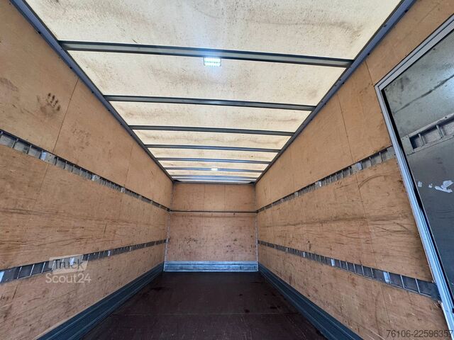 Sandučar FUSO Canter 7C18 Koffer mit Ladebordwand *Klima*