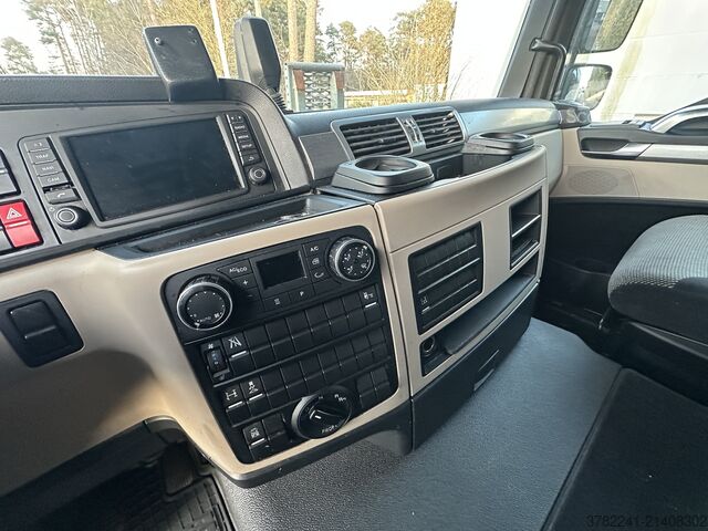 Dėžinis sunkvežimis MAN TGL 8.250 Autotransporter FFH Standklima