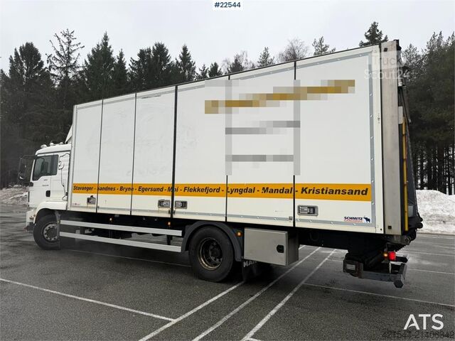 Valise MAN TGM 18.290 4x2 18 pallets box truck with lift and