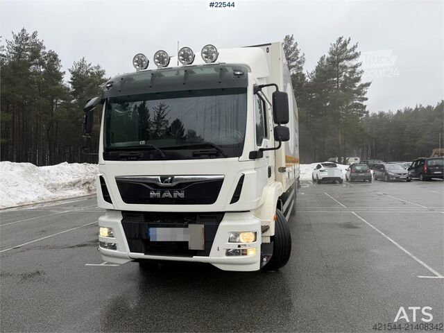 Valise MAN TGM 18.290 4x2 18 pallets box truck with lift and