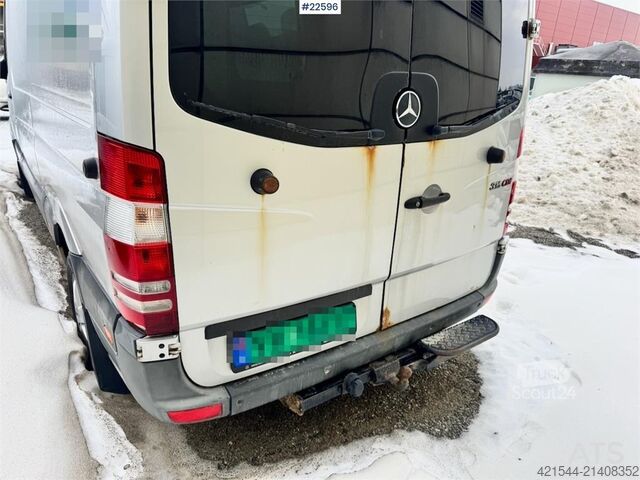 Carrinha de tejadilho alto Mercedes-Benz Sprinter 319 with interior and 2 sets of tires