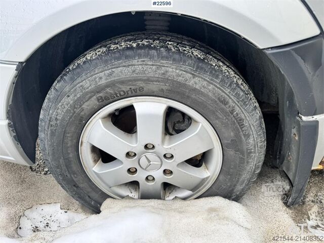 Carrinha de tejadilho alto Mercedes-Benz Sprinter 319 with interior and 2 sets of tires